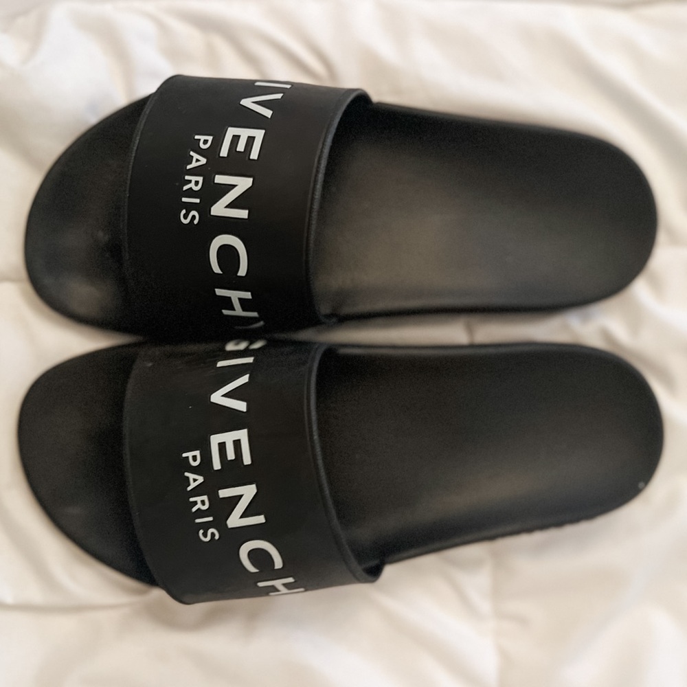 Givenchy Black and White Logo Slides
